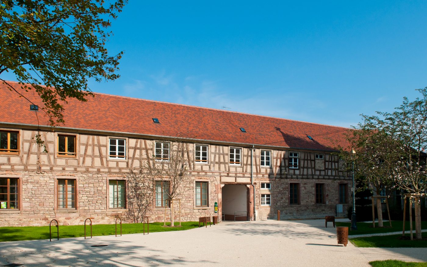 Koramic, Aucune, Monde